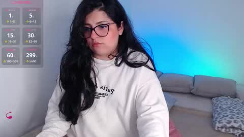 Snapshot of sofix_ chatting on 02.10.26 Lau online show from 02.10.26