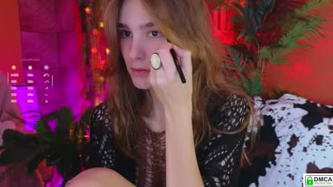 Snapshot of soft_animal chatting on 10.28.25 E online show from 10.28.25