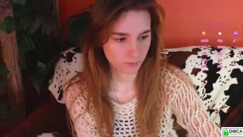 Snapshot of soft_animal chatting on 11.12.25 E online show from 11.12.25