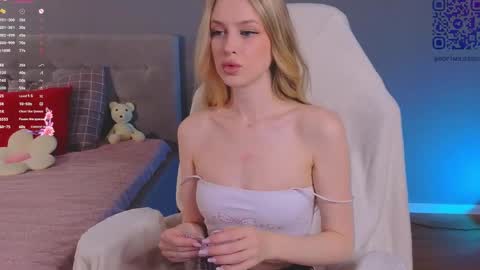 Snapshot of soft_babe chatting on 04.30.26 Milisa online show from 04.30.26
