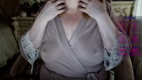 Snapshot of soft_body chatting on 05.11.26 Hi Im Sofia online show from 05.11.26