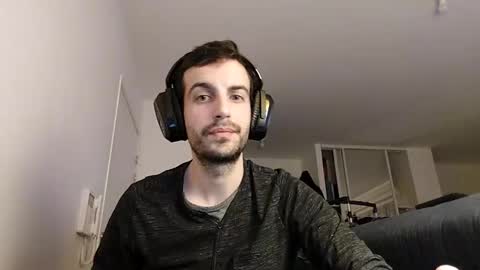 Snapshot of softndwear chatting on 01.01.25 SOFT online show from 01.01.25