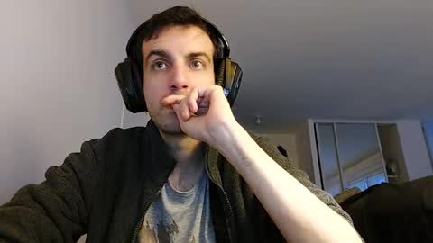 Snapshot of softndwear chatting on 02.16.25 SOFT online show from 02.16.25