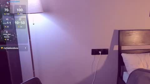 Snapshot of softt_kitty chatting on 10.22.25 Emily online show from 10.22.25