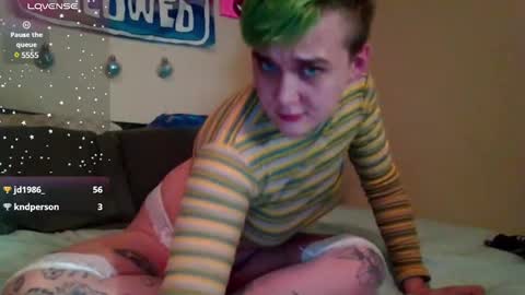 Snapshot of softtboyfriend chatting on 12.19.24 Day online show from 12.19.24