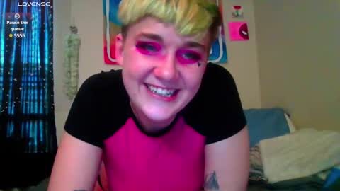 Snapshot of softtboyfriend chatting on 03.12.25 Day online show from 03.12.25