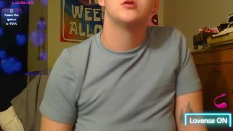 Snapshot of softtboyfriend chatting on 09.15.25 Day online show from 09.15.25