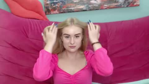 Snapshot of sofysoft chatting on 09.26.25 sofysoft online show from 09.26.25