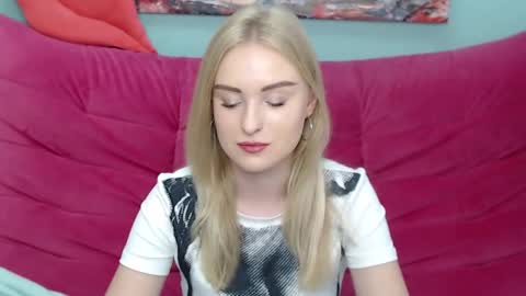 Snapshot of sofysoft chatting on 10.04.25 sofysoft online show from 10.04.25