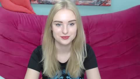 Snapshot of sofysoft chatting on 10.05.25 sofysoft online show from 10.05.25