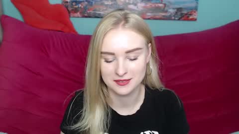 Snapshot of sofysoft chatting on 10.12.25 sofysoft online show from 10.12.25