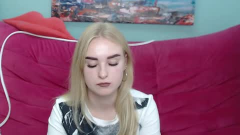 Snapshot of sofysoft chatting on 10.25.25 sofysoft online show from 10.25.25