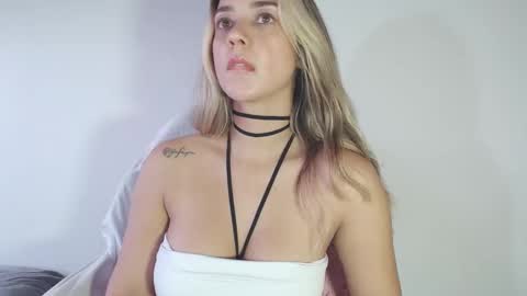 Snapshot of sol_rous chatting on 02.06.26 online show from 02.06.26