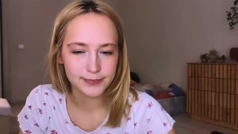 sola_bloom online show from 11.18.25