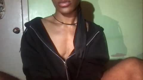 Snapshot of solaceeve chatting on 02.16.25 SolaceEve online show from 02.16.25