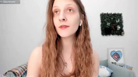 Snapshot of solaralice chatting on 02.09.25 SolarAlice online show from 02.09.25