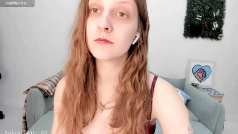 Snapshot of solaralice chatting on 02.09.25 SolarAlice online show from 02.09.25