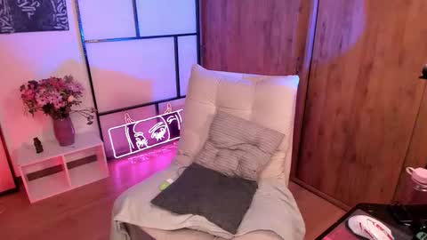 saraIG Solosara8 online show from 01.12.26