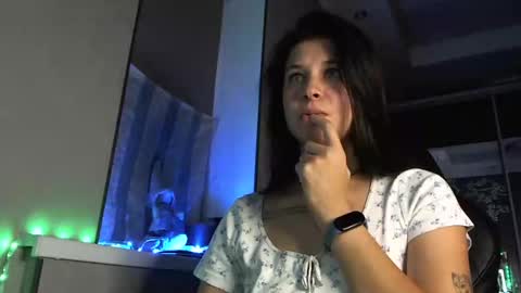 Snapshot of something_sweet00 chatting on 10.19.25 Anna online show from 10.19.25