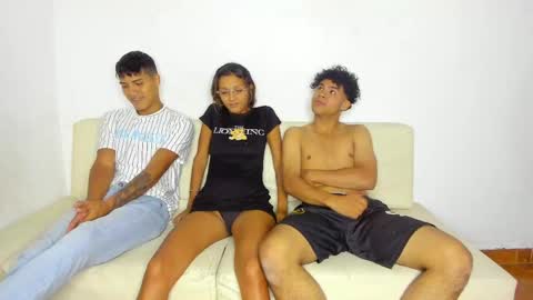 Zoe Santiago And Justin online show from 06.04.26