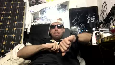 Snapshot of son_e_blacc chatting on 12.17.24 Soni online show from 12.17.24