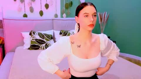 Snapshot of sonataray chatting on 02.02.26 Catherine online show from 02.02.26