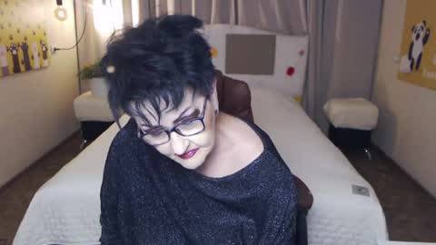 Snapshot of sondrariddle chatting on 05.28.26 sondrariddle online show from 05.28.26