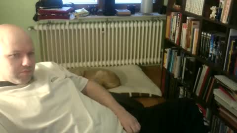 Snapshot of songoku81 chatting on 11.18.25 Tom online show from 11.18.25