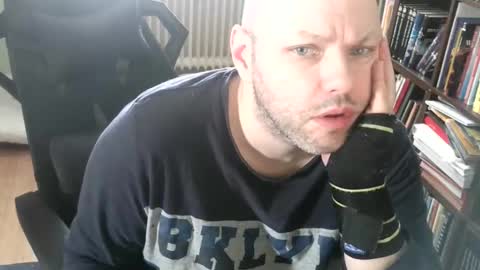 Snapshot of songoku81 chatting on 02.15.26 Tom online show from 02.15.26