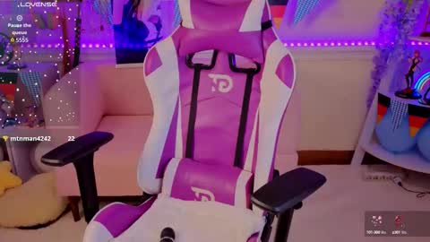 Snapshot of sonia_meow_ chatting on 09.30.25 Sonia Meow online show from 09.30.25