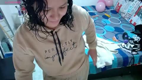 sonialatin69 online show from 04.15.26