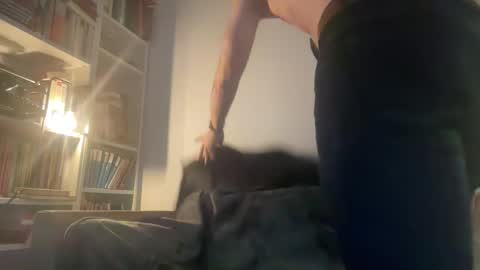 Snapshot of sonnymadraga chatting on 10.22.25 Sonny Madraga online show from 10.22.25