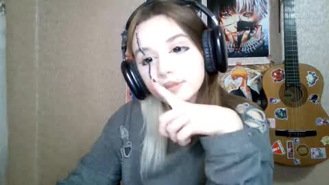 Snapshot of sonwosick chatting on 03.10.26 Mila online show from 03.10.26