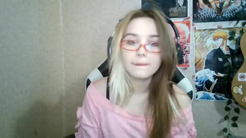 Snapshot of sonwosick chatting on 04.03.26 Mila online show from 04.03.26