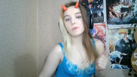 Snapshot of sonwosick chatting on 04.04.26 Mila online show from 04.04.26
