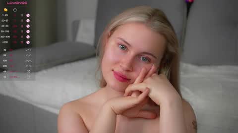 Snapshot of sonyaericsson chatting on 09.18.25 Eva 3 online show from 09.18.25