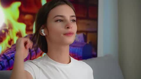 Snapshot of sonyaericsson chatting on 10.28.25 Eva 3 online show from 10.28.25