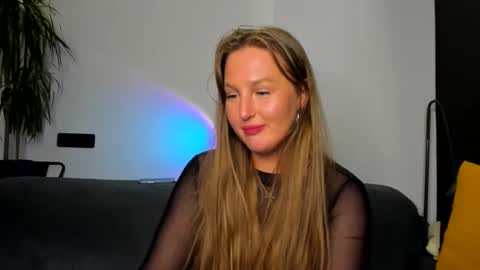 Snapshot of sonyatightt chatting on 01.15.25 Sonya online show from 01.15.25