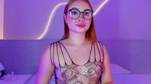 Snapshot of soph1a_ chatting on 06.18.26 Sophia online show from 06.18.26