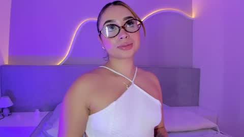 Snapshot of soph1a_ chatting on 07.29.26 Sophia online show from 07.29.26