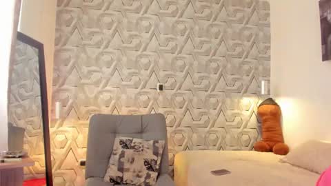 Snapshot of sophi_01 chatting on 07.14.26 sophie online show from 07.14.26