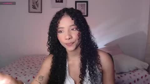 Snapshot of sophi_baby chatting on 10.19.25 Sophi baby online show from 10.19.25