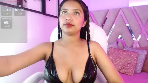 Snapshot of sophi_gray chatting on 12.15.24 Shophi online show from 12.15.24