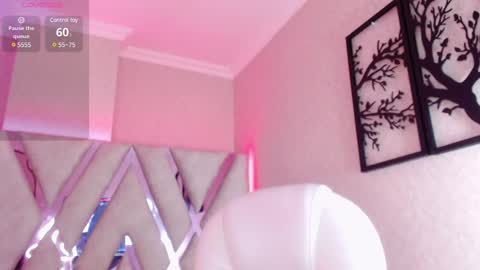 Snapshot of sophi_gray chatting on 02.10.25 Shophi online show from 02.10.25