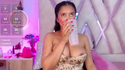 Snapshot of sophi_gray chatting on 02.12.25 Shophi online show from 02.12.25