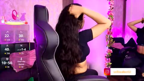 Snapshot of sophi_gray chatting on 10.17.25 Shophi online show from 10.17.25