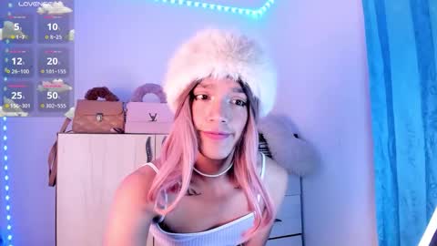 sophi lovely online show from 11.20.25