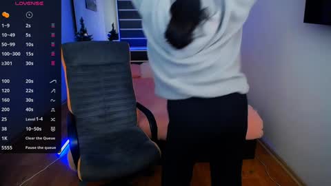 sophia__olsen online show from 12.14.24