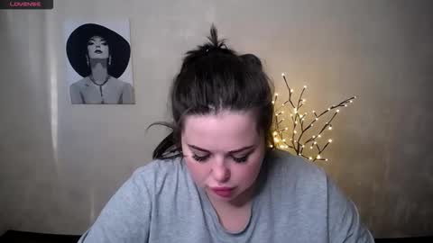 sophia__olsen online show from 09.22.25