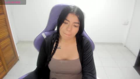 Sara Sophia online show from 09.18.25